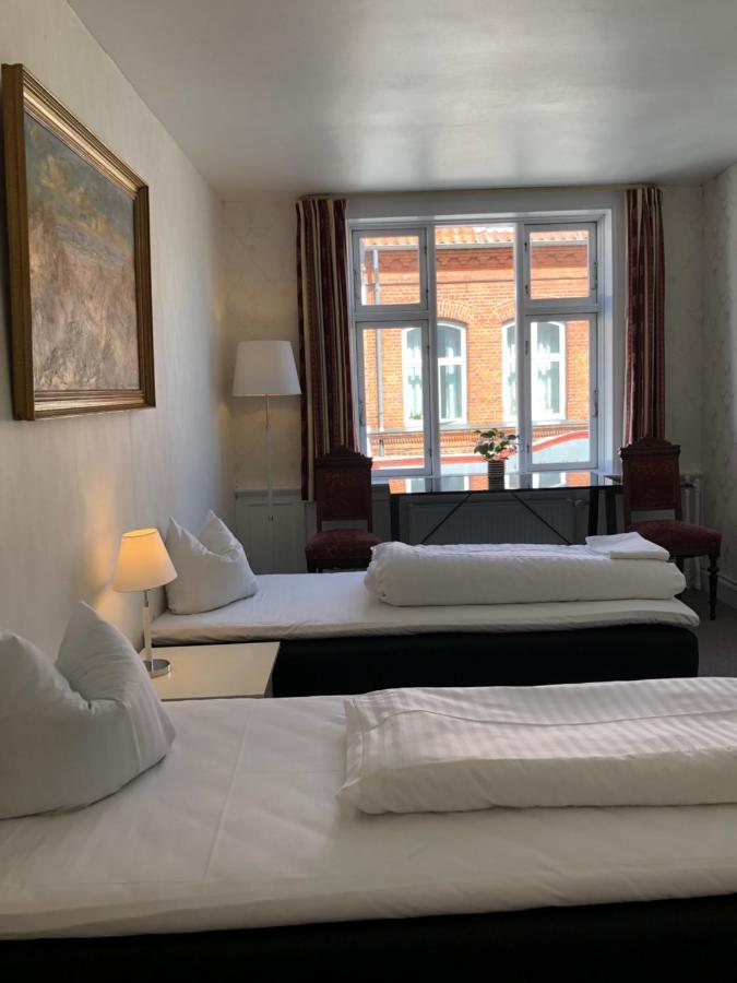 Sleep & Coffee Apartments Престё Экстерьер фото